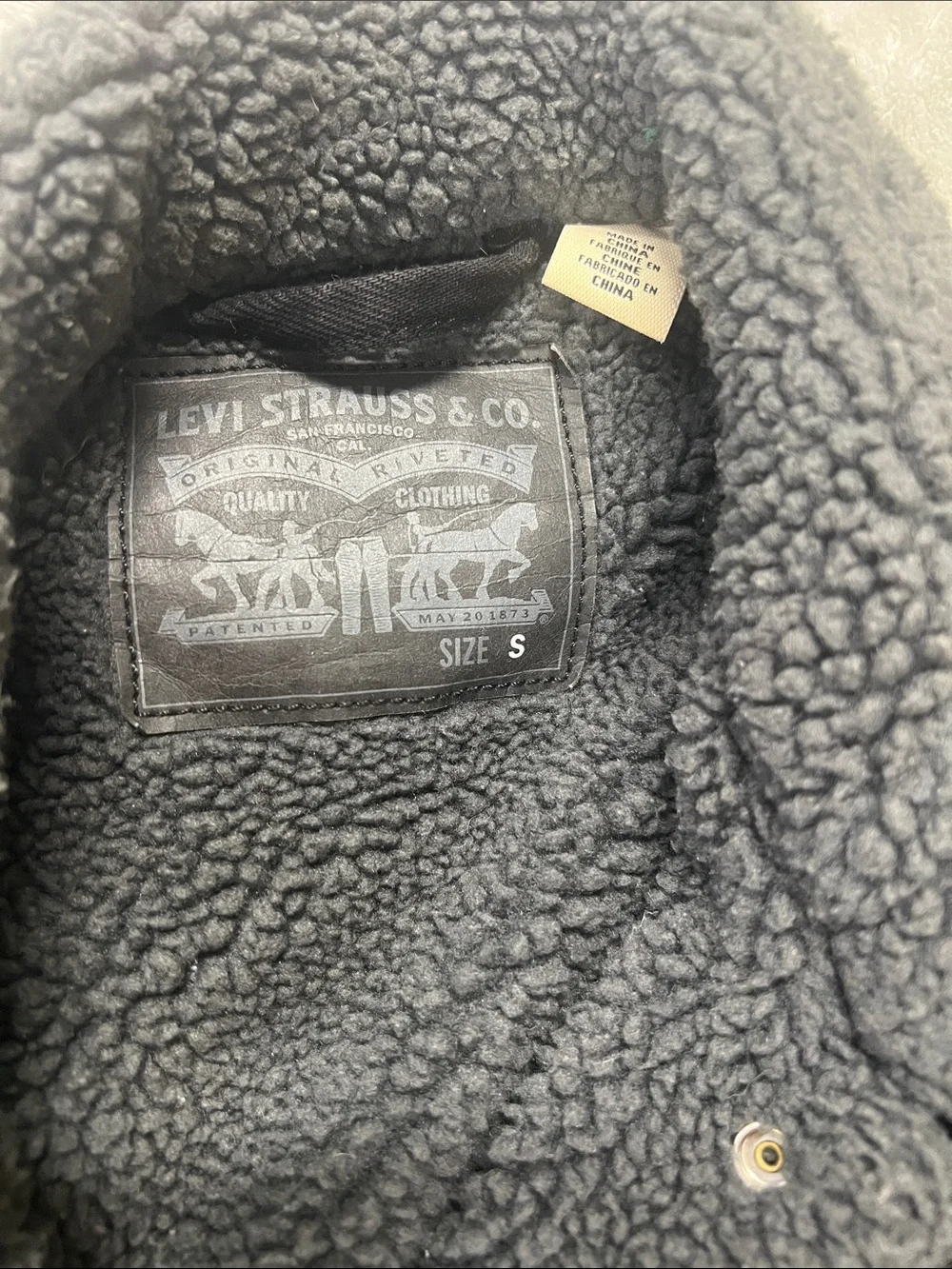 Levi's Black Sherpa-Lined Denim Jacket - Picture 2 of 3